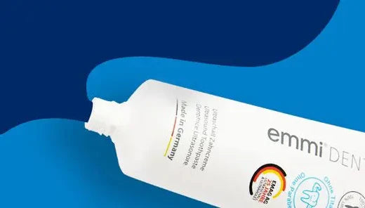 emmi-dent Whitening Zahnpasta: Gesünderes Lächeln ohne Parabene und Titandioxid